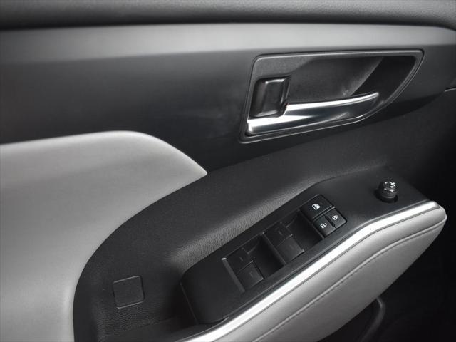 used 2021 Toyota Highlander car, priced at $31,797