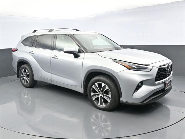 used 2021 Toyota Highlander car, priced at $31,797