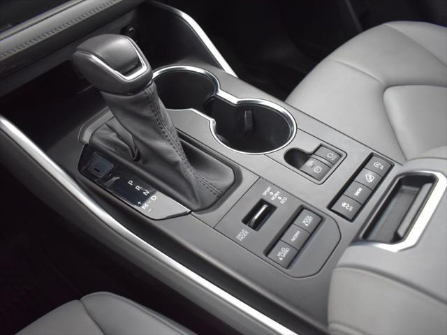 used 2021 Toyota Highlander car, priced at $31,797