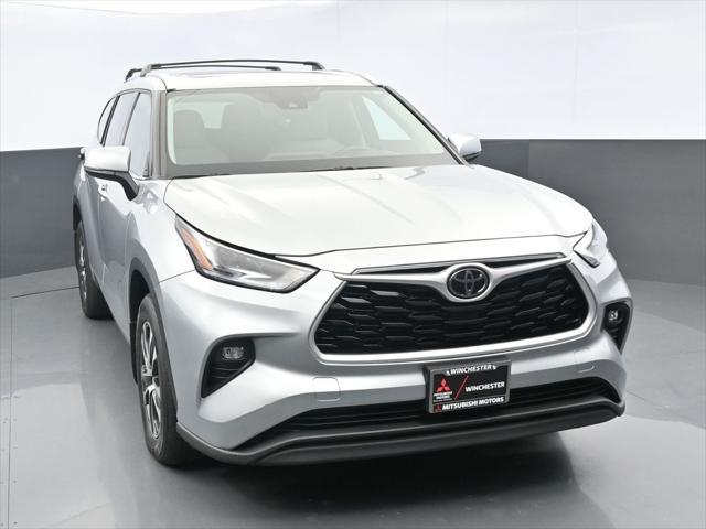 used 2021 Toyota Highlander car, priced at $31,797