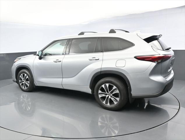 used 2021 Toyota Highlander car, priced at $31,797