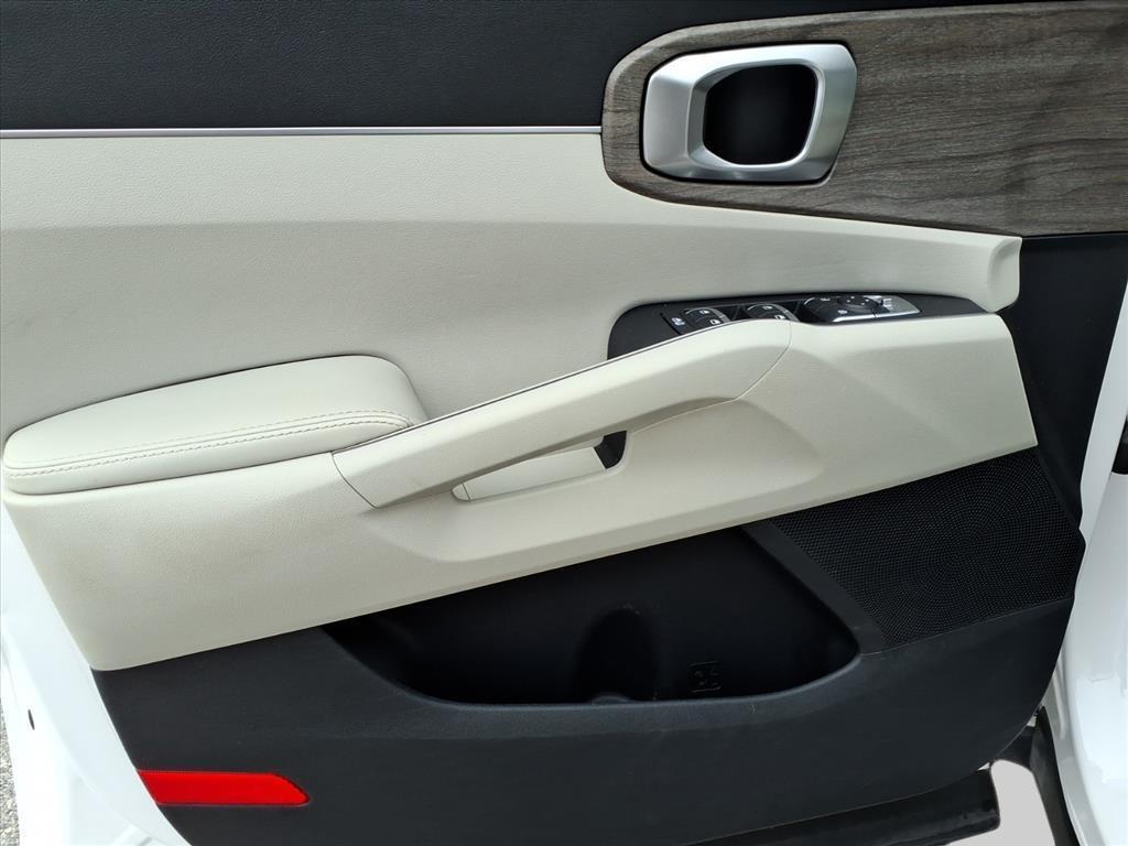 used 2022 Kia Sorento car, priced at $23,877