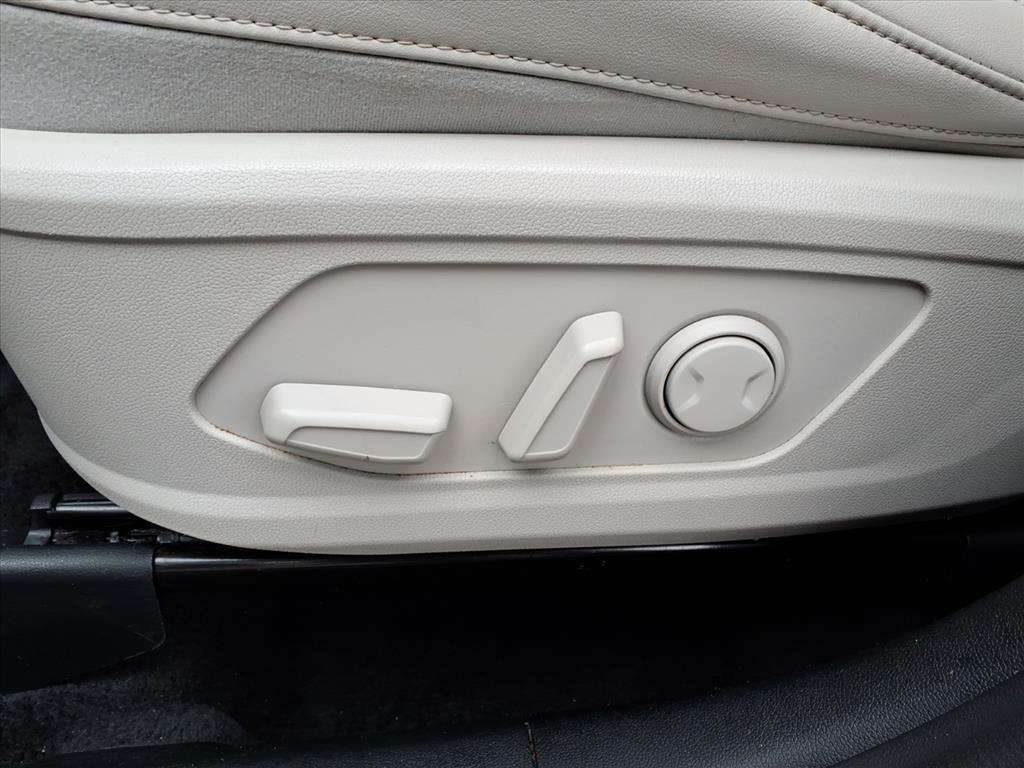 used 2022 Kia Sorento car, priced at $23,877