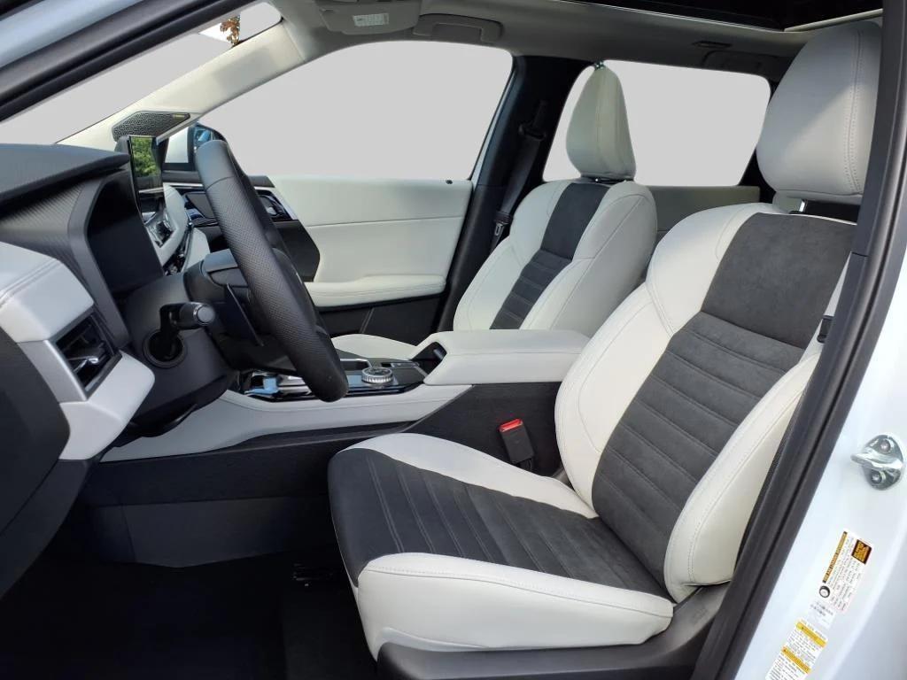 new 2025 Mitsubishi Outlander car, priced at $38,480