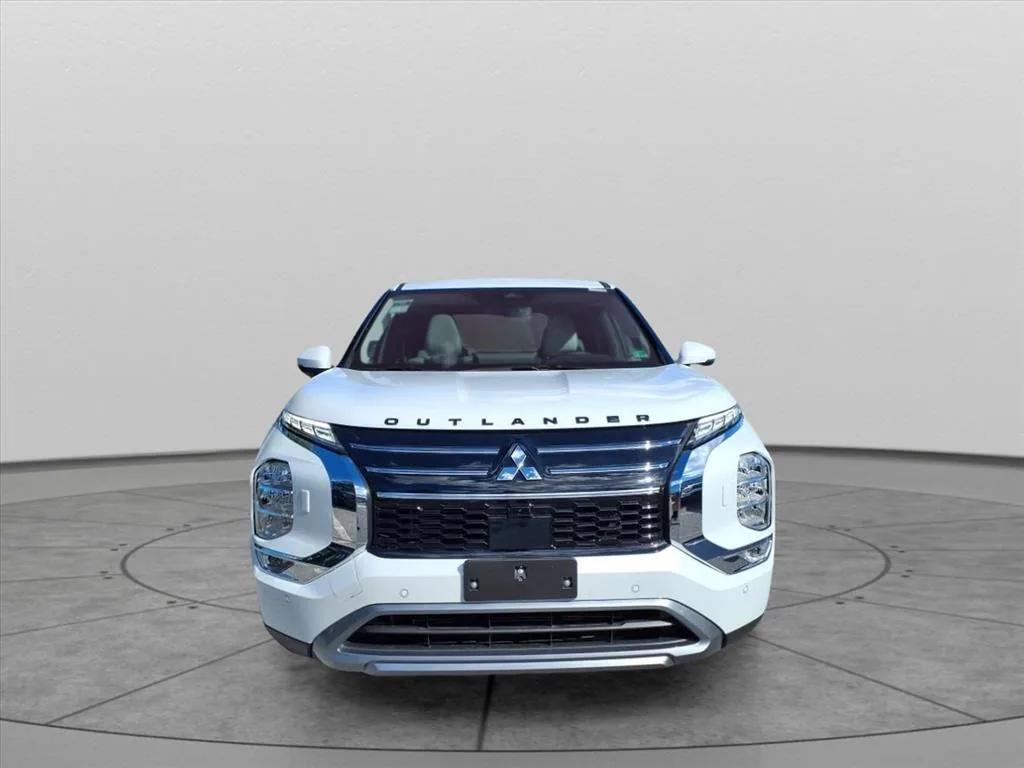 new 2025 Mitsubishi Outlander car, priced at $38,480