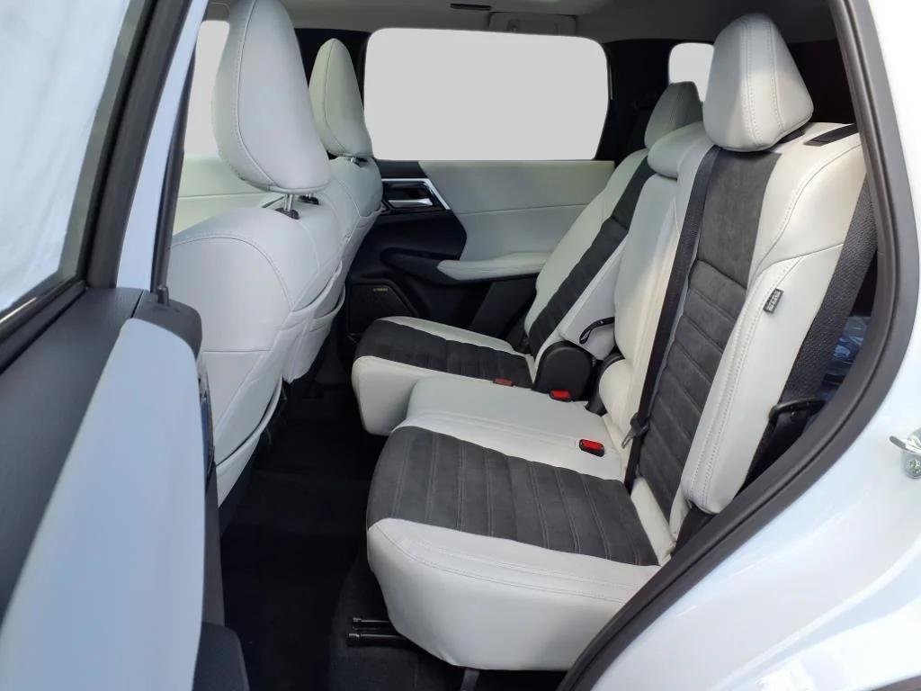 new 2025 Mitsubishi Outlander car, priced at $38,480