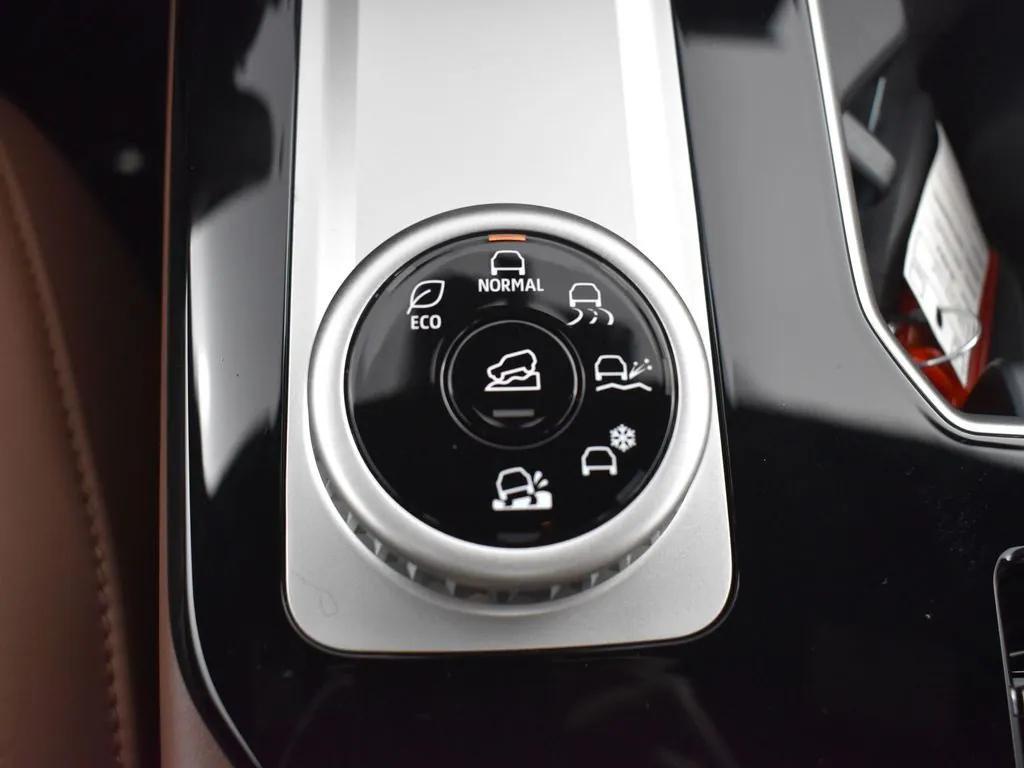 new 2025 Mitsubishi Outlander car, priced at $43,995