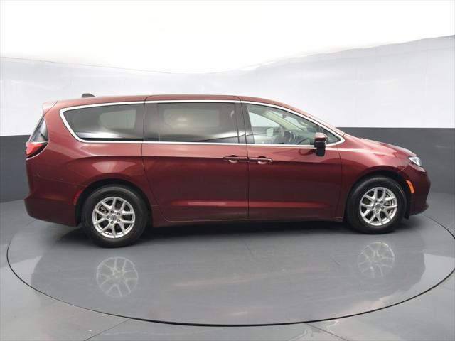 used 2023 Chrysler Pacifica car, priced at $25,002