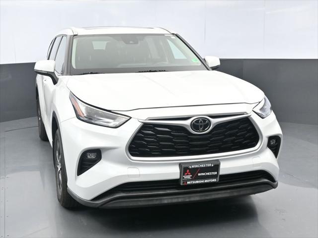 used 2022 Toyota Highlander car, priced at $35,597