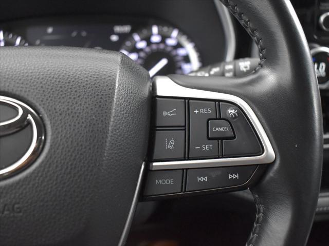 used 2022 Toyota Highlander car, priced at $35,597