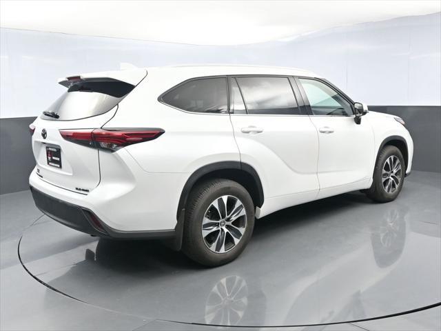 used 2022 Toyota Highlander car, priced at $35,597