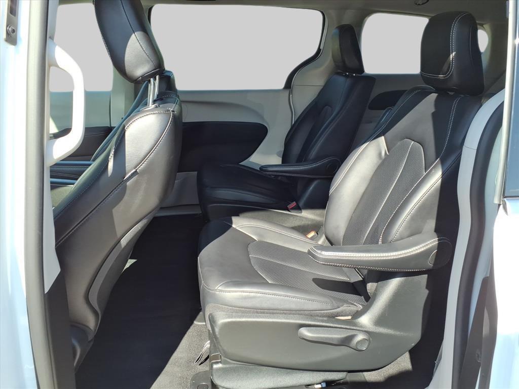 used 2024 Chrysler Pacifica Hybrid car, priced at $31,287
