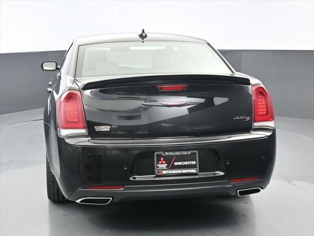 used 2022 Chrysler 300 car
