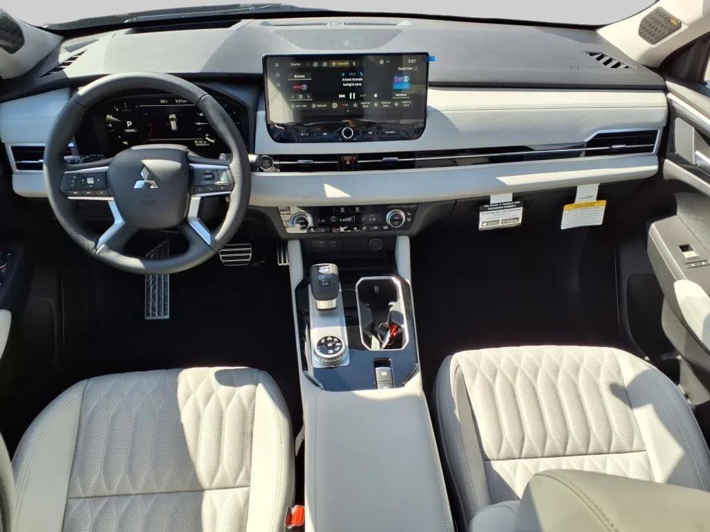 new 2025 Mitsubishi Outlander car, priced at $43,640