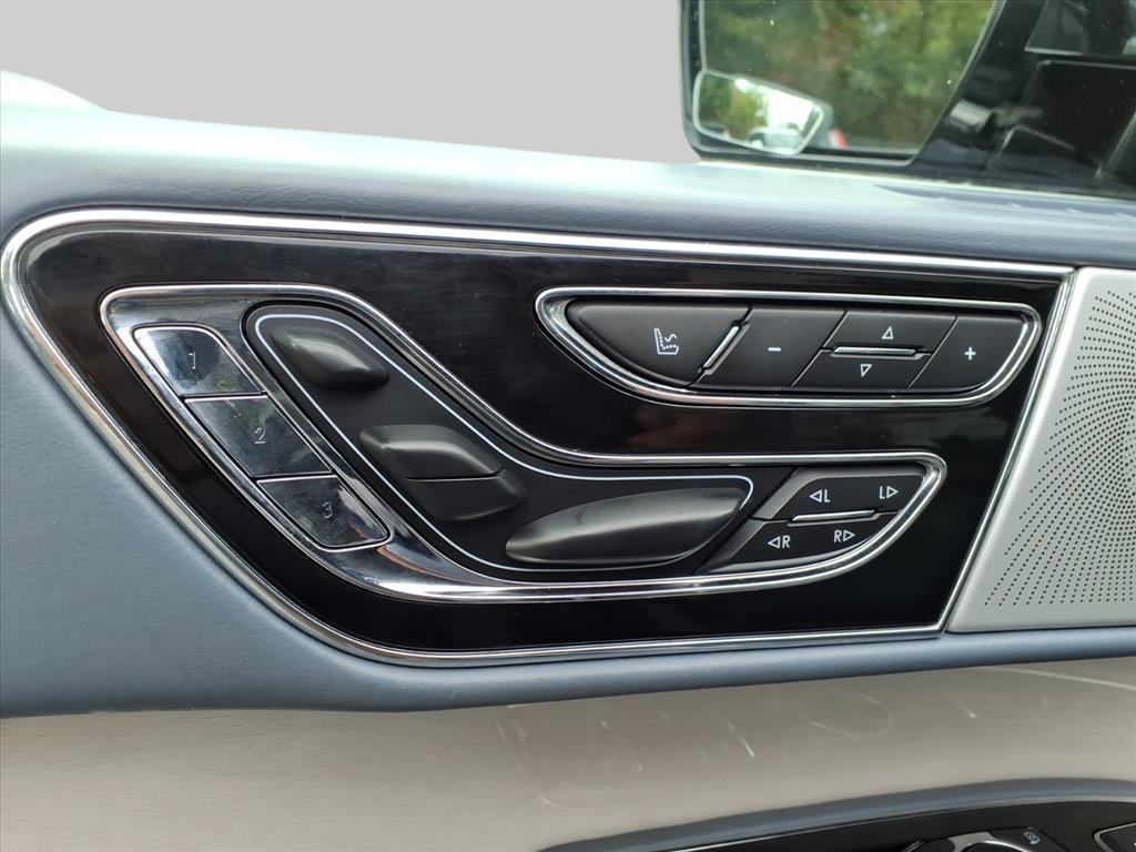 used 2021 Lincoln Navigator car, priced at $45,987