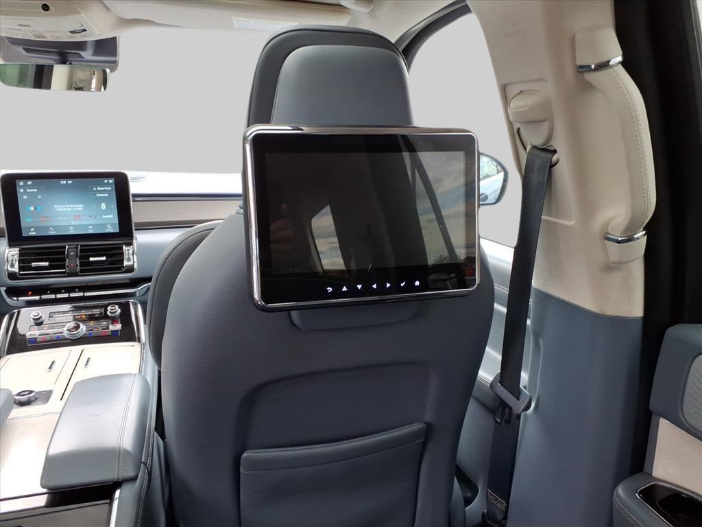 used 2021 Lincoln Navigator car, priced at $45,987