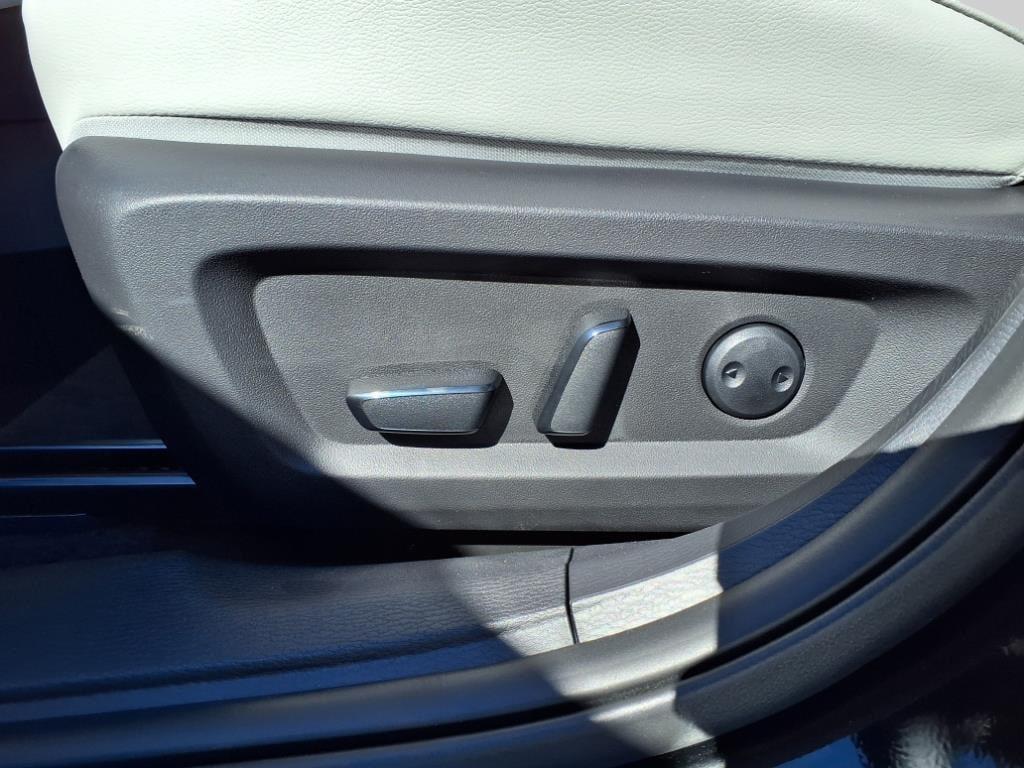 new 2025 Mitsubishi Outlander car, priced at $43,640