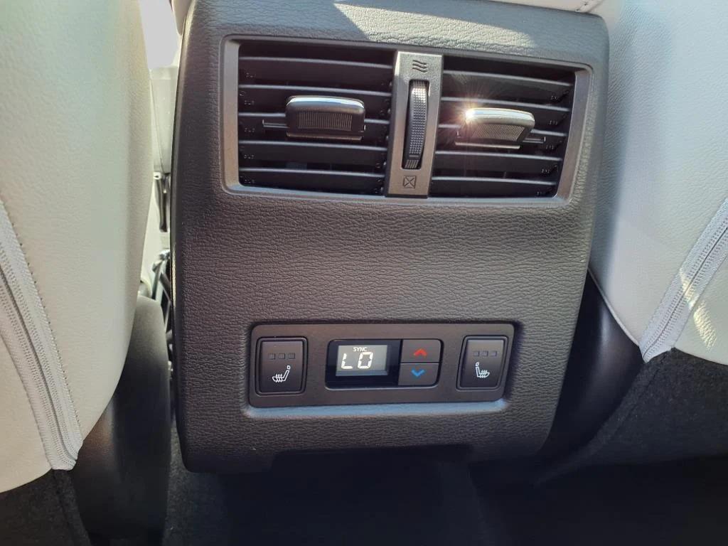 new 2025 Mitsubishi Outlander car, priced at $43,640