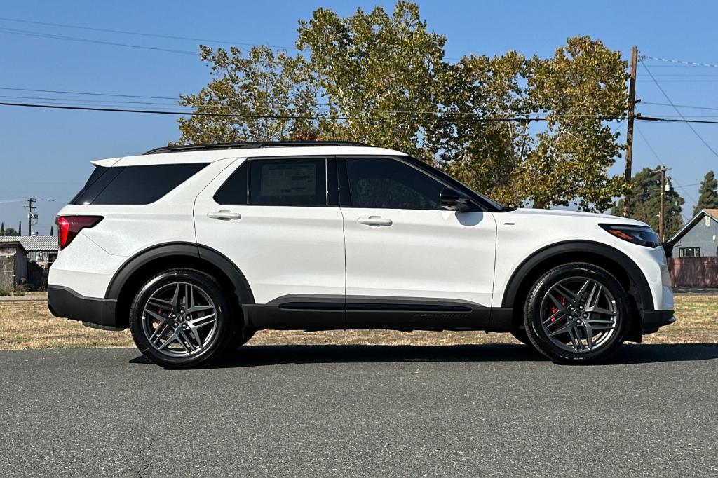 new 2025 Ford Explorer car, priced at $48,477