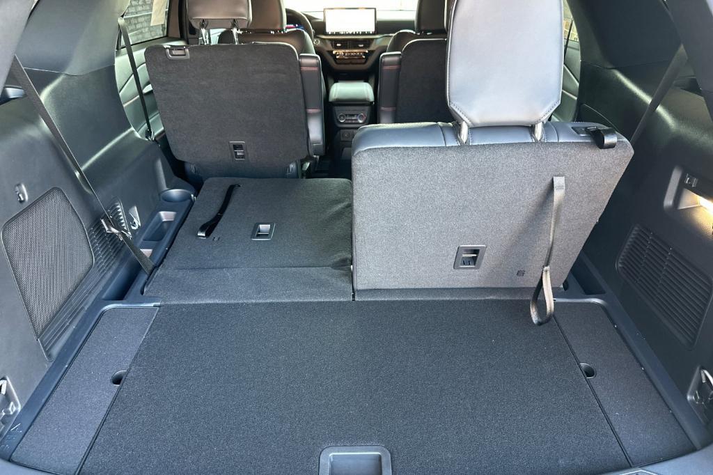 new 2025 Ford Explorer car, priced at $48,477