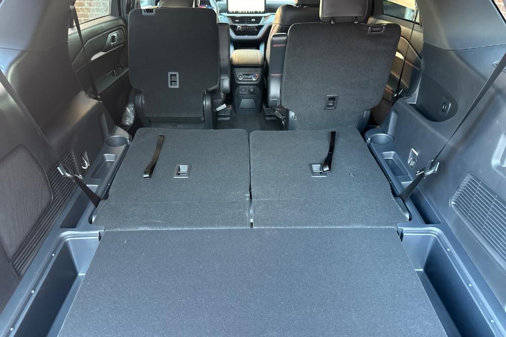 new 2025 Ford Explorer car, priced at $48,168