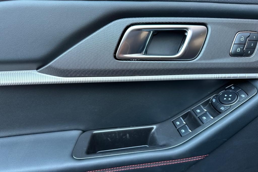 new 2025 Ford Explorer car, priced at $48,168