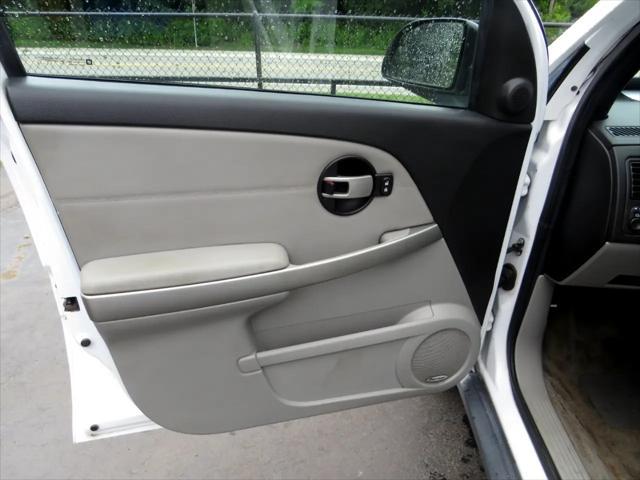 used 2006 Chevrolet Equinox car, priced at $3,997