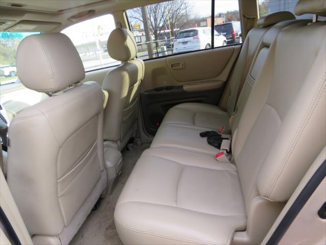 used 2007 Toyota Highlander Hybrid car, priced at $5,997