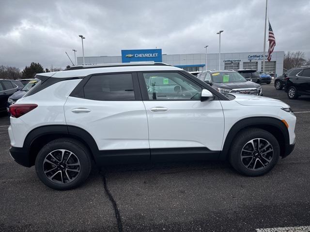 new 2025 Chevrolet TrailBlazer car, priced at $30,080