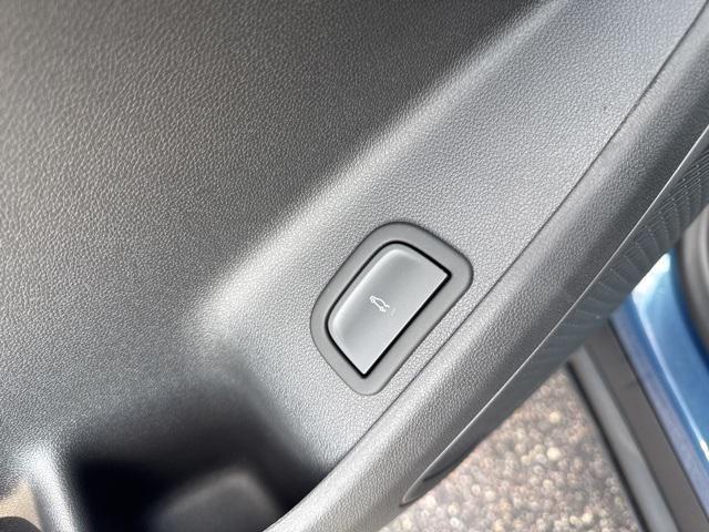 new 2025 Chevrolet Traverse car, priced at $50,130