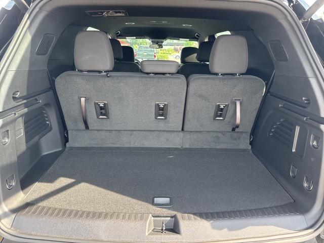 new 2025 Chevrolet Traverse car, priced at $42,560