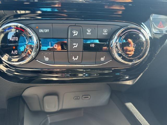 new 2025 Chevrolet Trax car, priced at $27,835