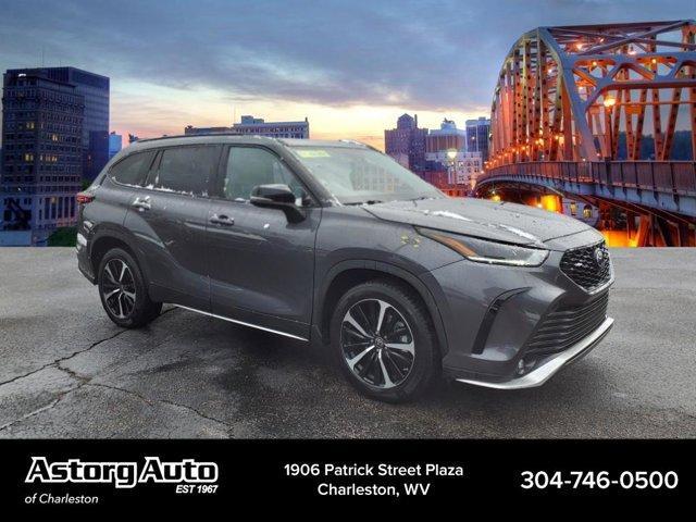 used 2022 Toyota Highlander car, priced at $36,591