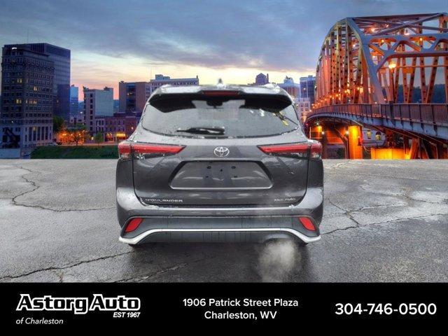 used 2022 Toyota Highlander car, priced at $36,591