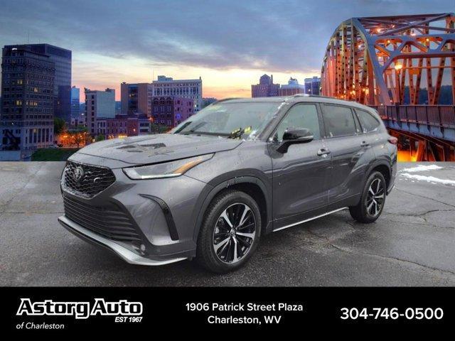 used 2022 Toyota Highlander car, priced at $36,591