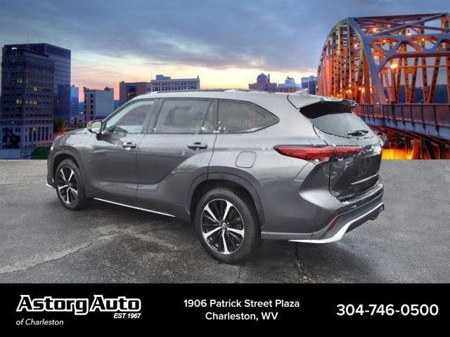 used 2022 Toyota Highlander car, priced at $36,591