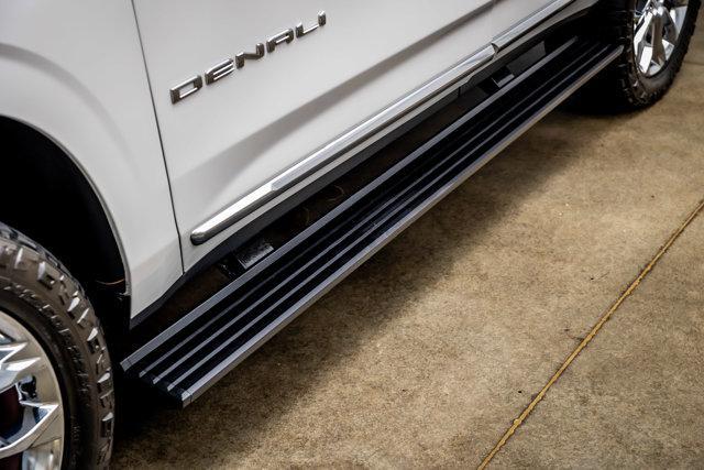 used 2023 GMC Yukon car, priced at $69,997