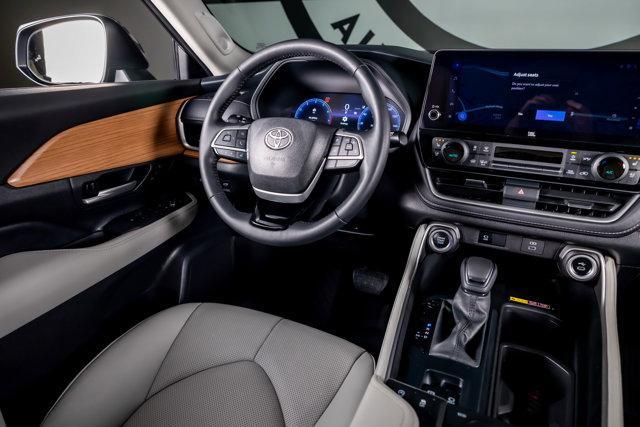 used 2025 Toyota Grand Highlander car, priced at $51,874