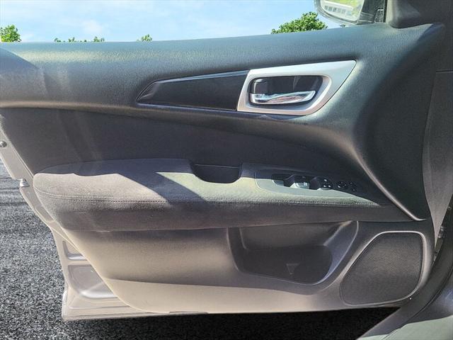 used 2015 Nissan Pathfinder car, priced at $7,500