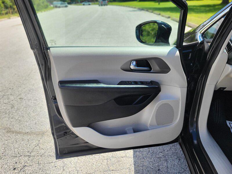 used 2020 Chrysler Pacifica car, priced at $9,995