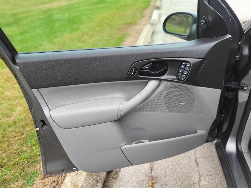 used 2007 Ford Focus car, priced at $3,995