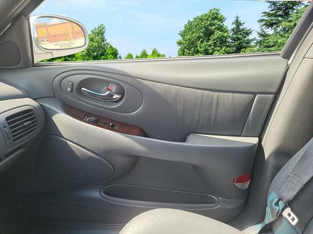 used 2001 Oldsmobile Aurora car, priced at $4,995