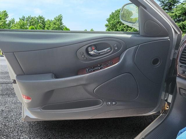 used 2001 Oldsmobile Aurora car, priced at $4,995