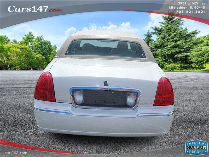 used 2006 Lincoln Town Car car, priced at $5,995
