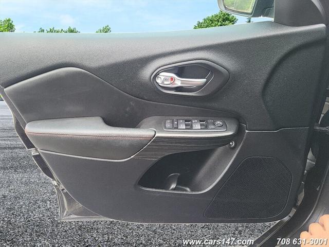 used 2015 Jeep Cherokee car, priced at $11,995
