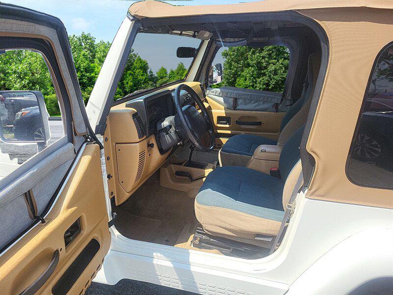 used 1998 Jeep Wrangler car, priced at $9,995
