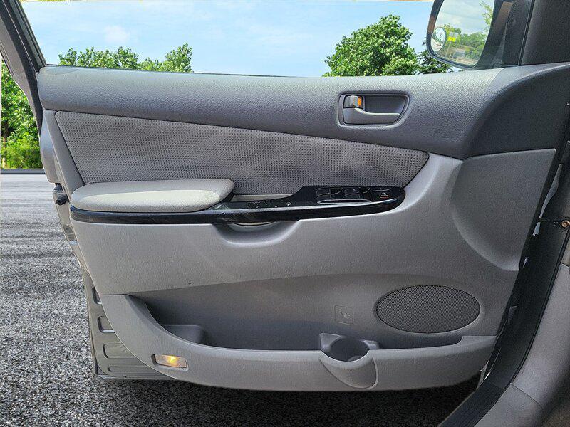 used 2005 Toyota Sienna car, priced at $2,995