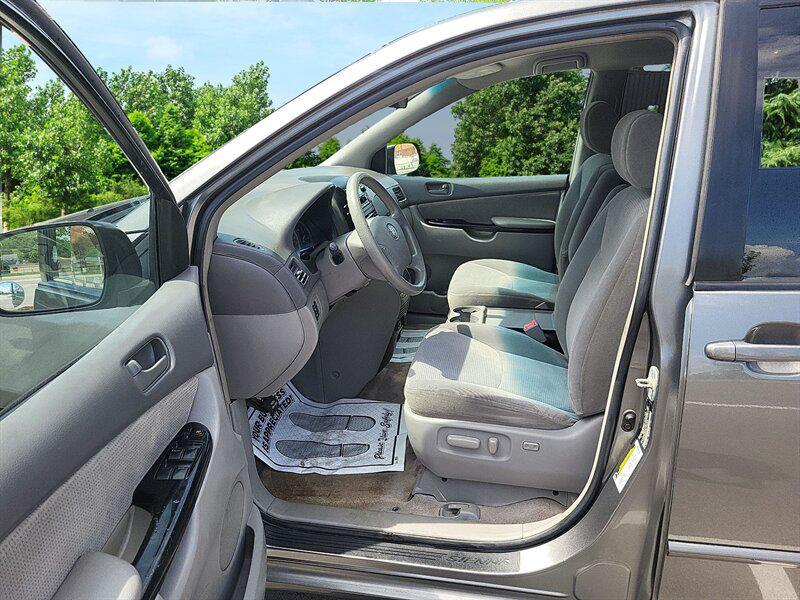 used 2005 Toyota Sienna car, priced at $2,995