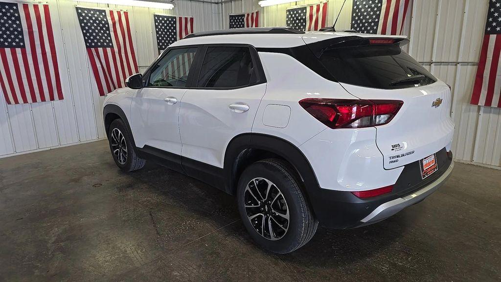 new 2025 Chevrolet TrailBlazer car, priced at $26,680