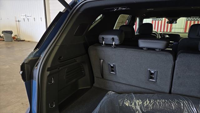 new 2025 Chevrolet Traverse car, priced at $45,625
